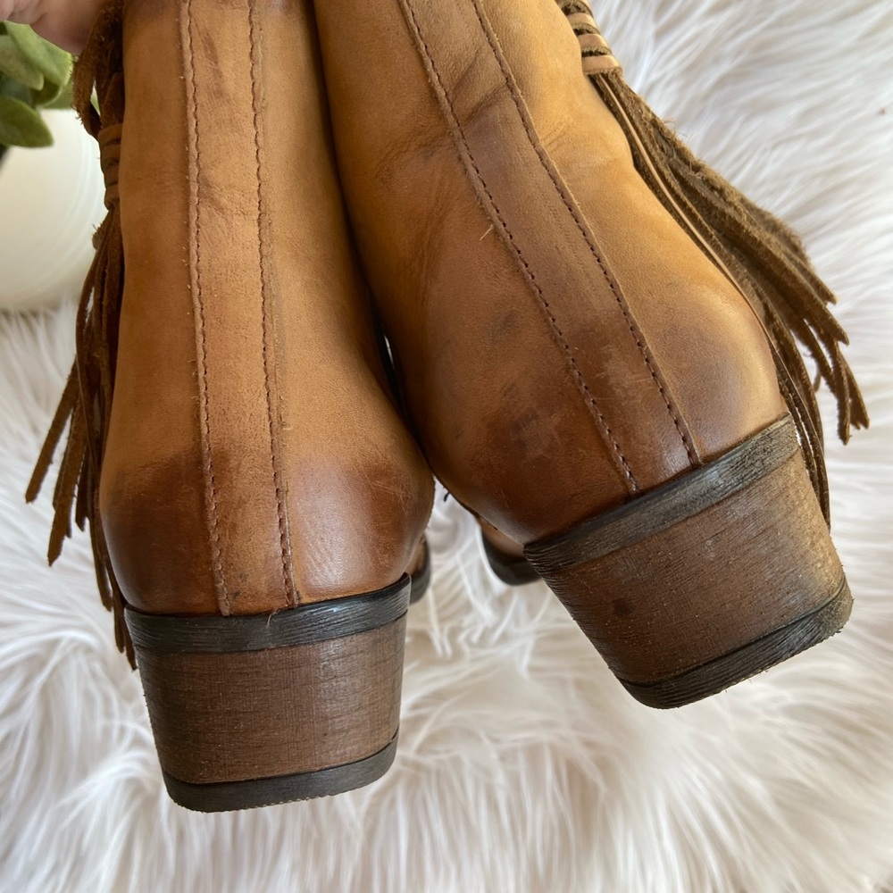 Circle G Fringe Tan Nubuck Leather Ankle Boots Size 9 - Picture 7 of 16
